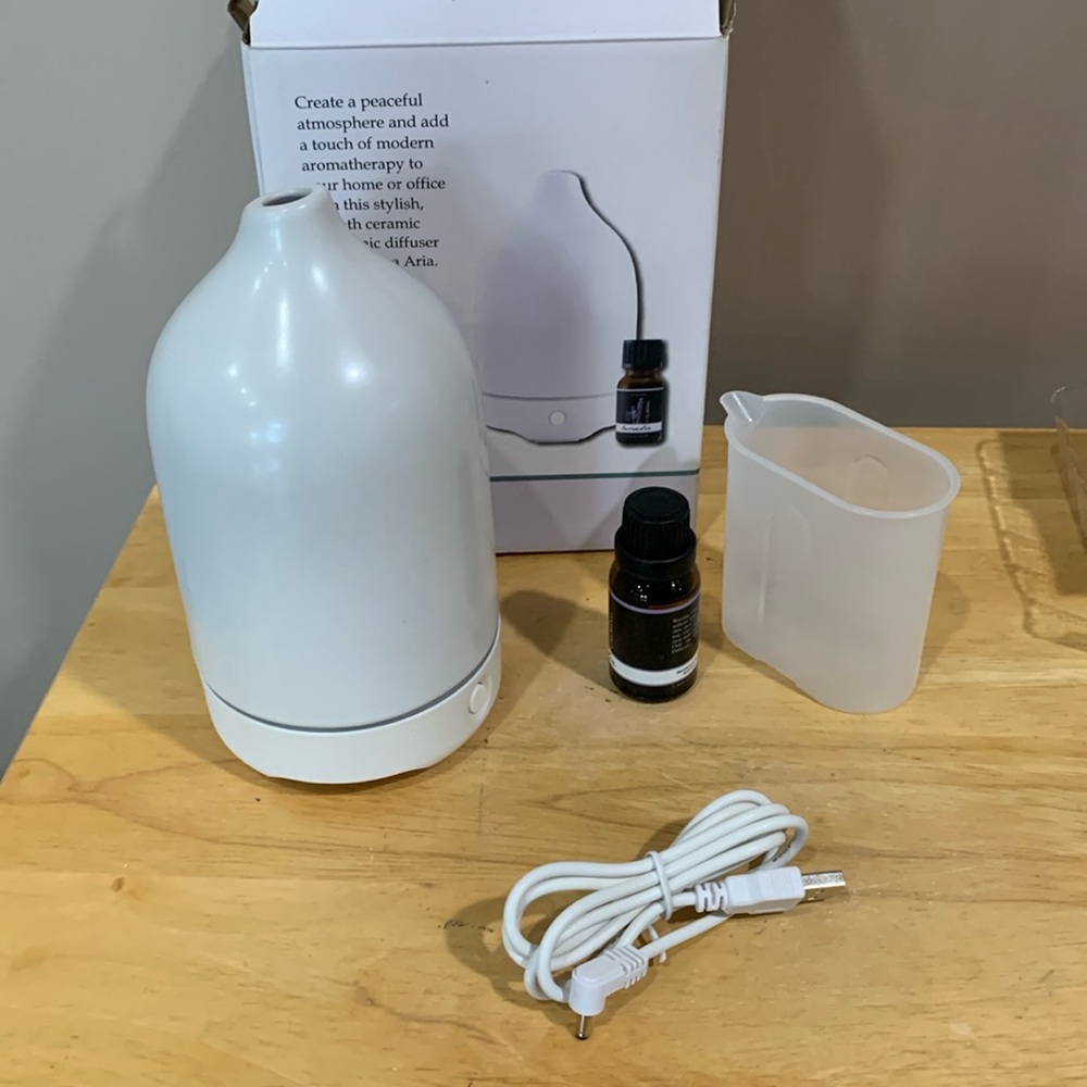 Aroma Aria White Ceramic Essential Oil Ultrasonic Diffuser calming lavender